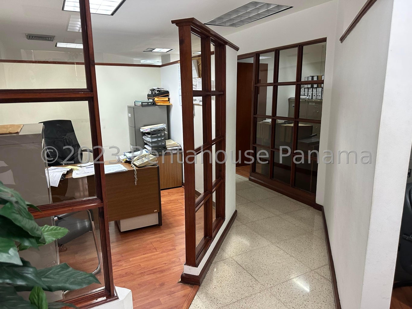 Oficina Corporativa en Alquiler - Commercial Property